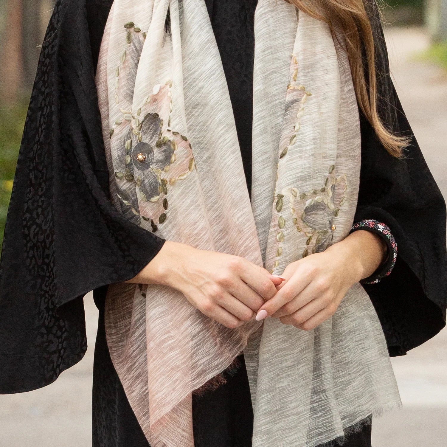 Sidney in Cotton Byron Silk Scarf and and Pink Cream Aventura