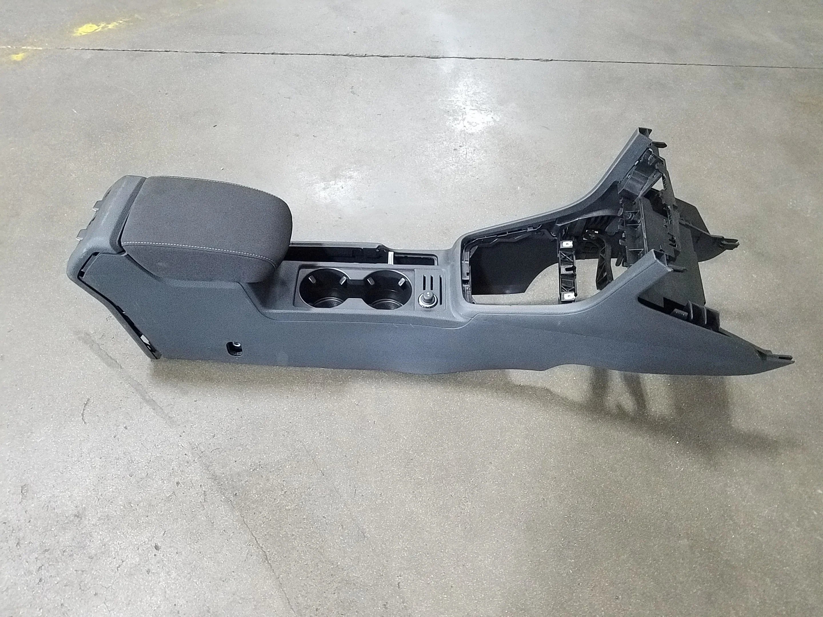 LKQ Pre-Owned Center Assembly (Good) OEM Volkswagen Floor 2018-2019 Jetta Console