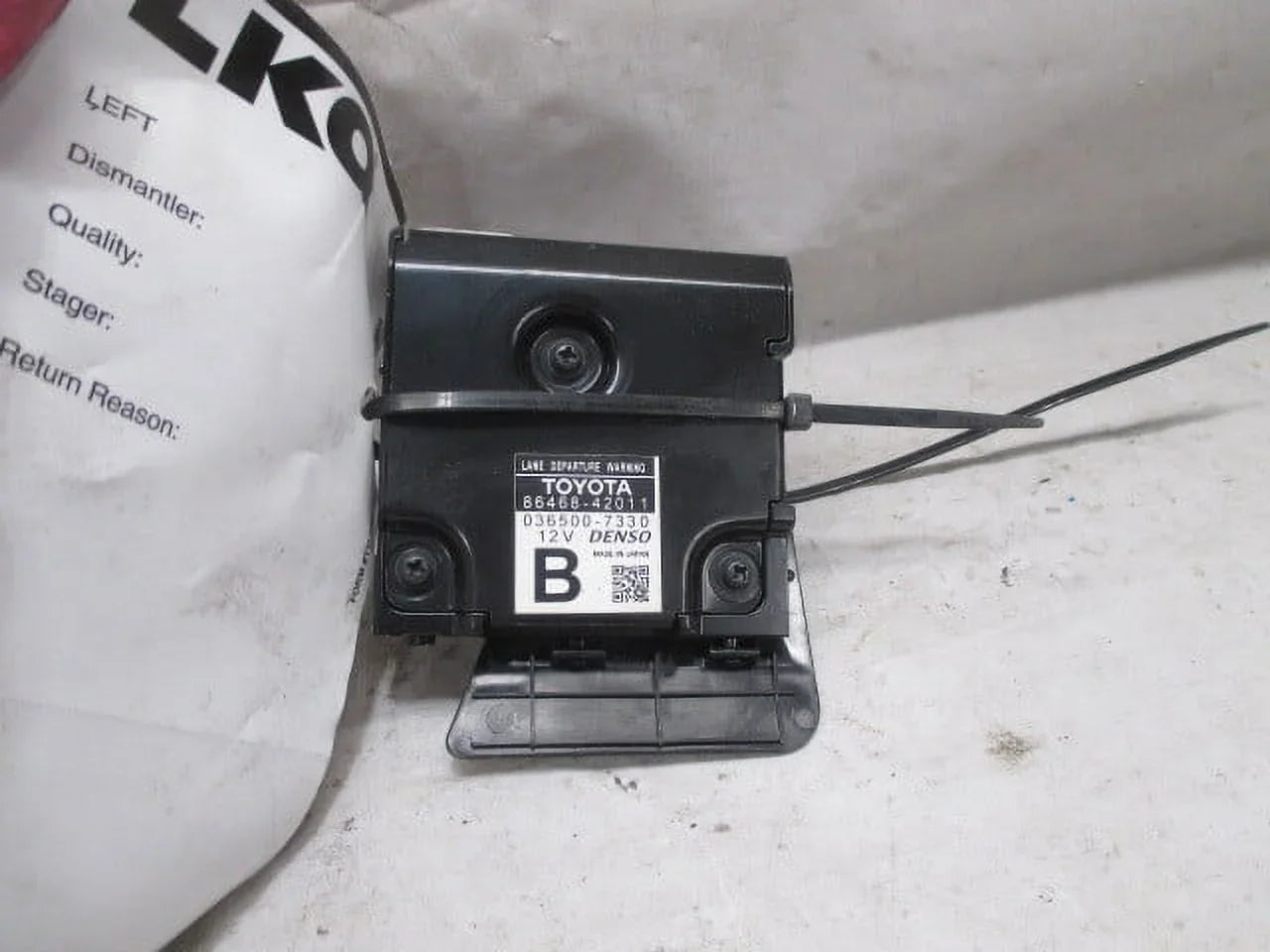 Pre-Owned 2015 (Good) Toyota Lane Mount Camera OEM 2014 Windshield Departure Rav4