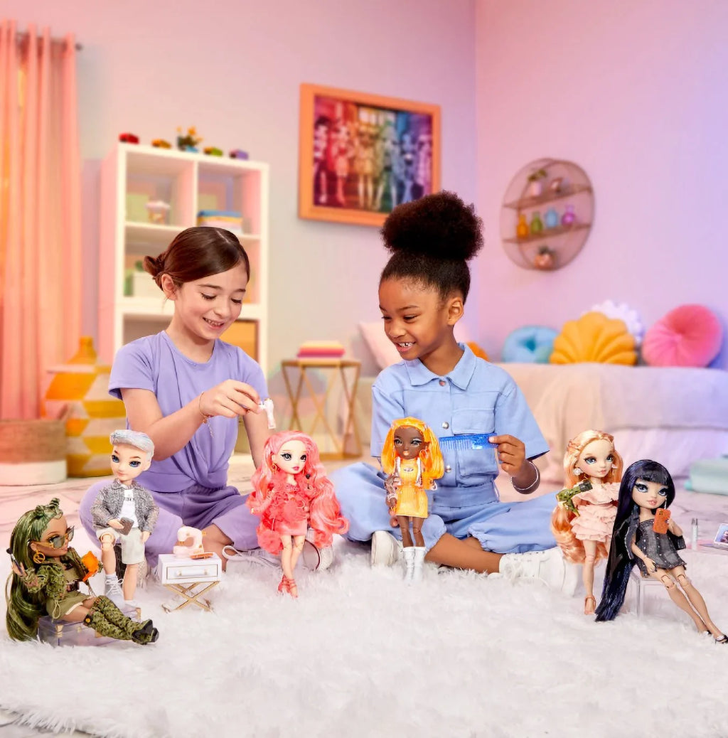 High Toe. Collectors Pink to Rainbow 4-12 Fashionable Outfit and Accessories. from 10+ - Fashion Doll, Colorful Kids Victoria Light Freckles Gift Years & Head Play
