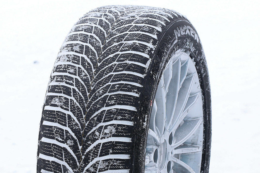 2007-13 -Benz Tire Winguard Fits: Sport 103V Tacoma X-Runner, 2005-13 2 Passenger 255/45R18 XL Nexen S550 Toyota Winter 4Matic