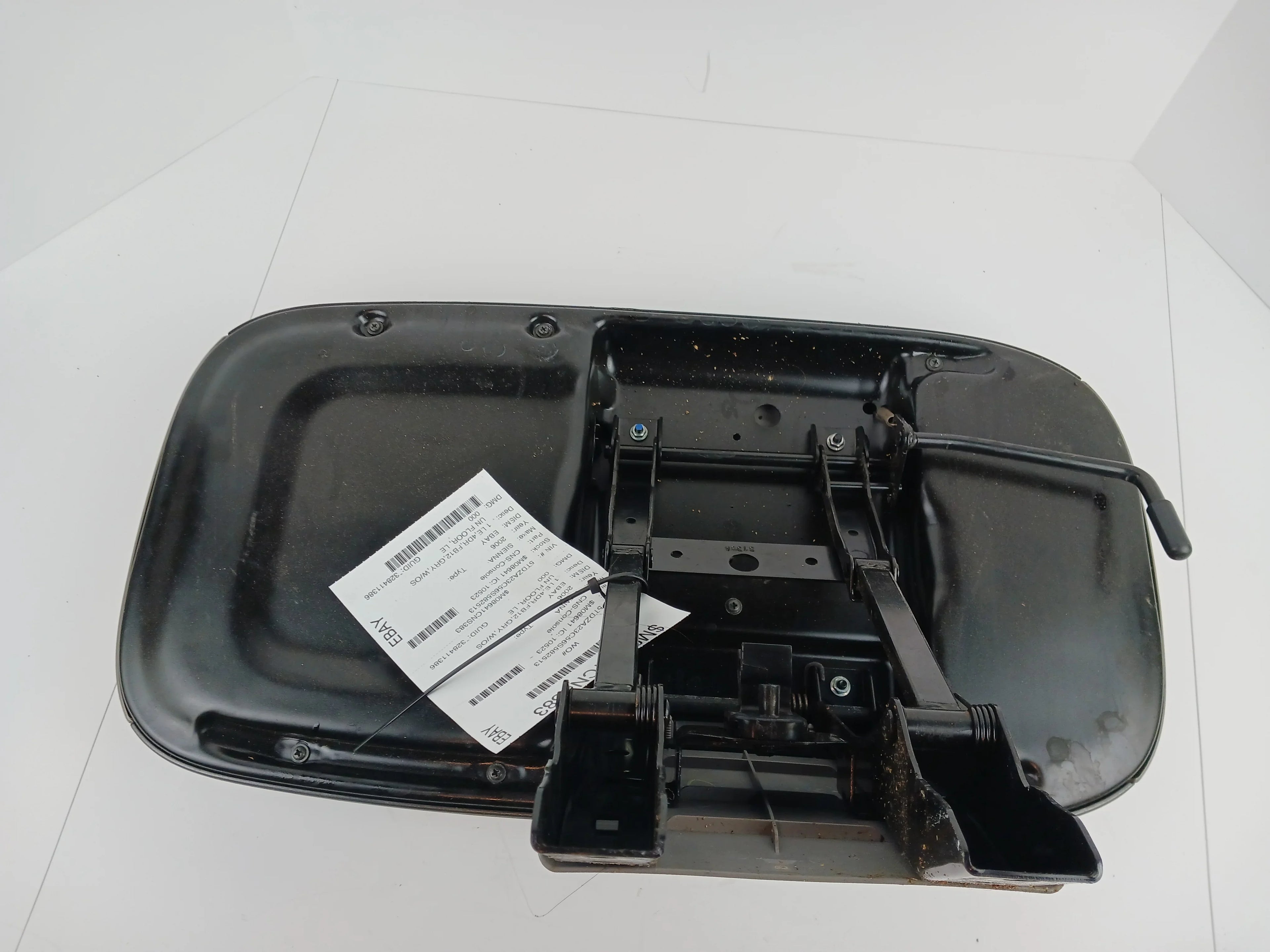 Tray Center Sienna Toyota 06 Console (Good) 05 10 09 07 08 Pre-Owned OEM 04
