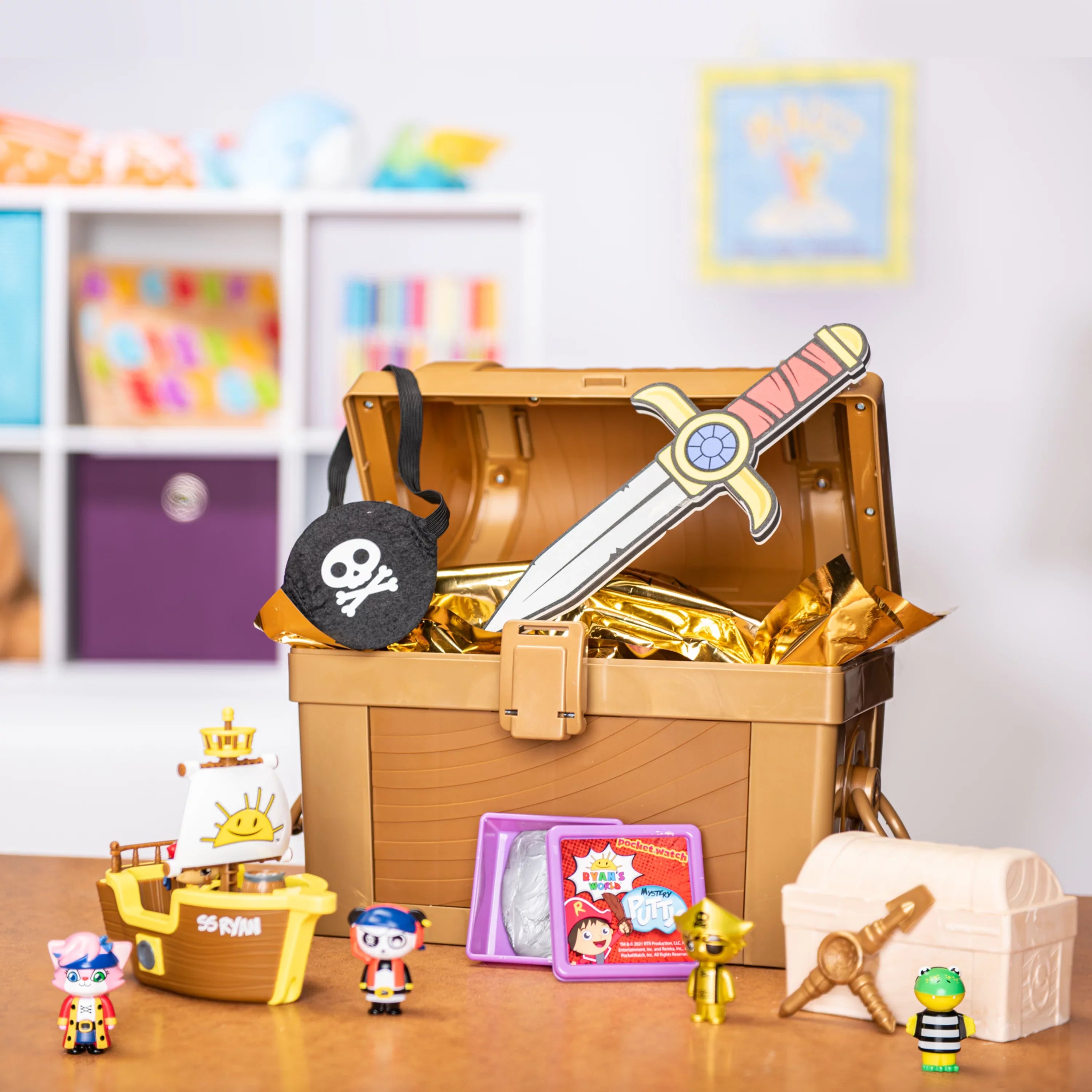 Micro Toy Chest Mystery World Cap`n Ryans Treasure Ryan`s