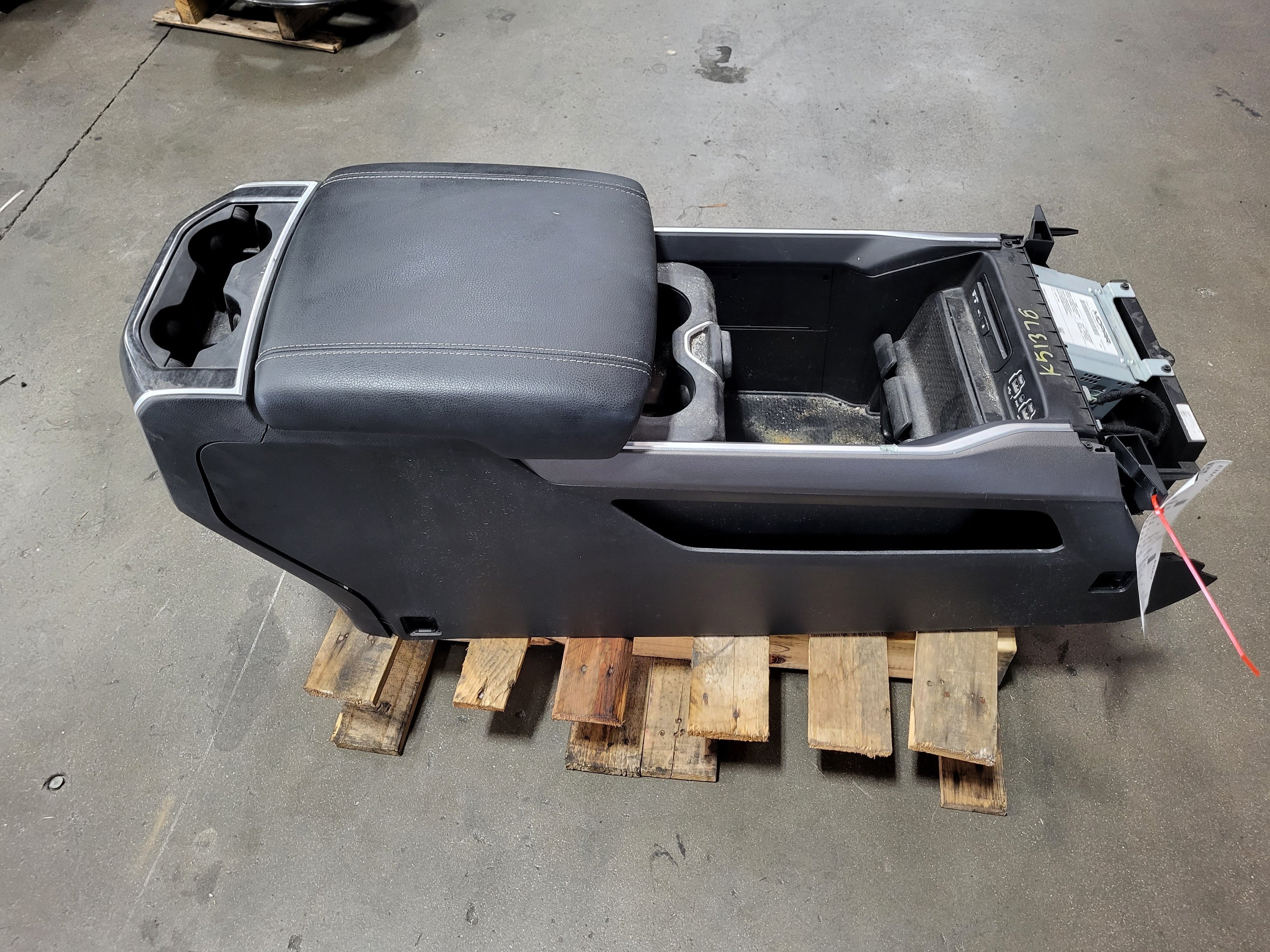 LKQ 1500 (Good) Dodge Floor Ram Pre-Owned Console 2019-2023 Center OEM