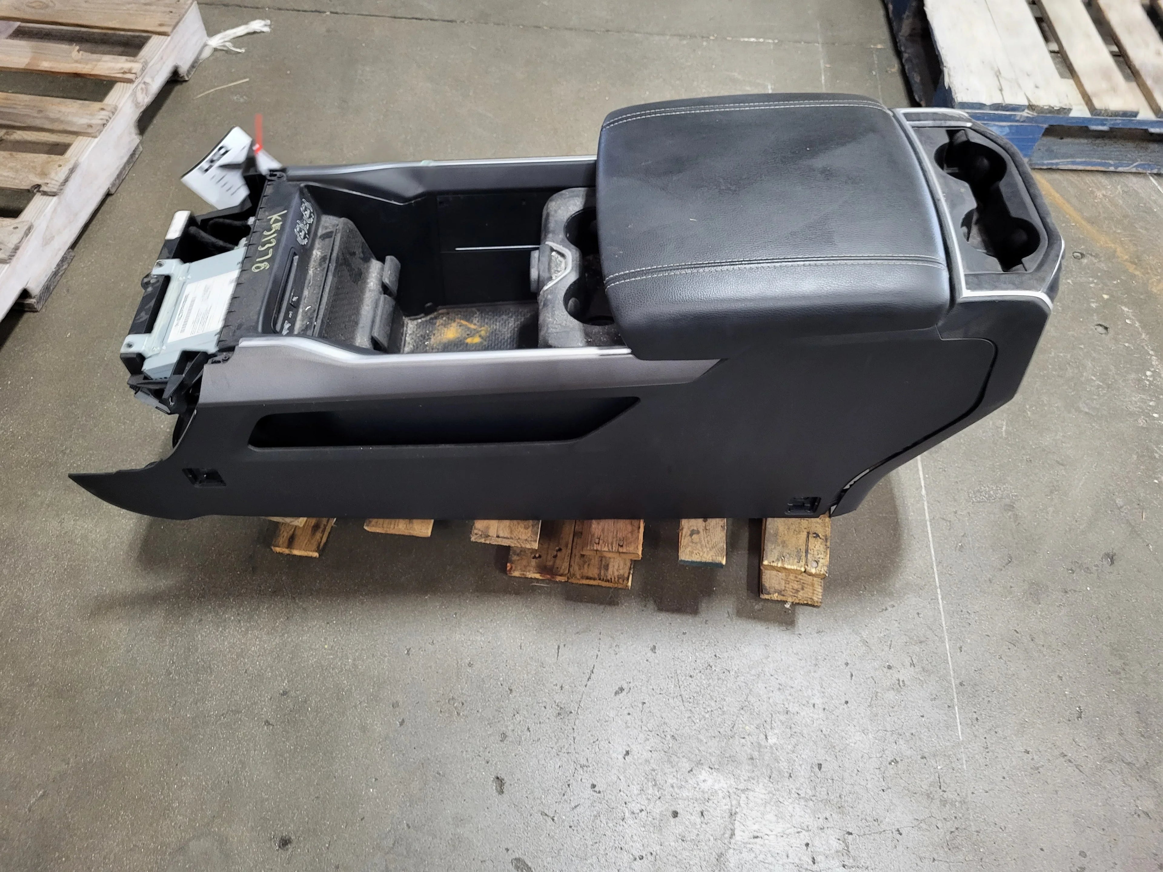 LKQ 1500 (Good) Dodge Floor Ram Pre-Owned Console 2019-2023 Center OEM