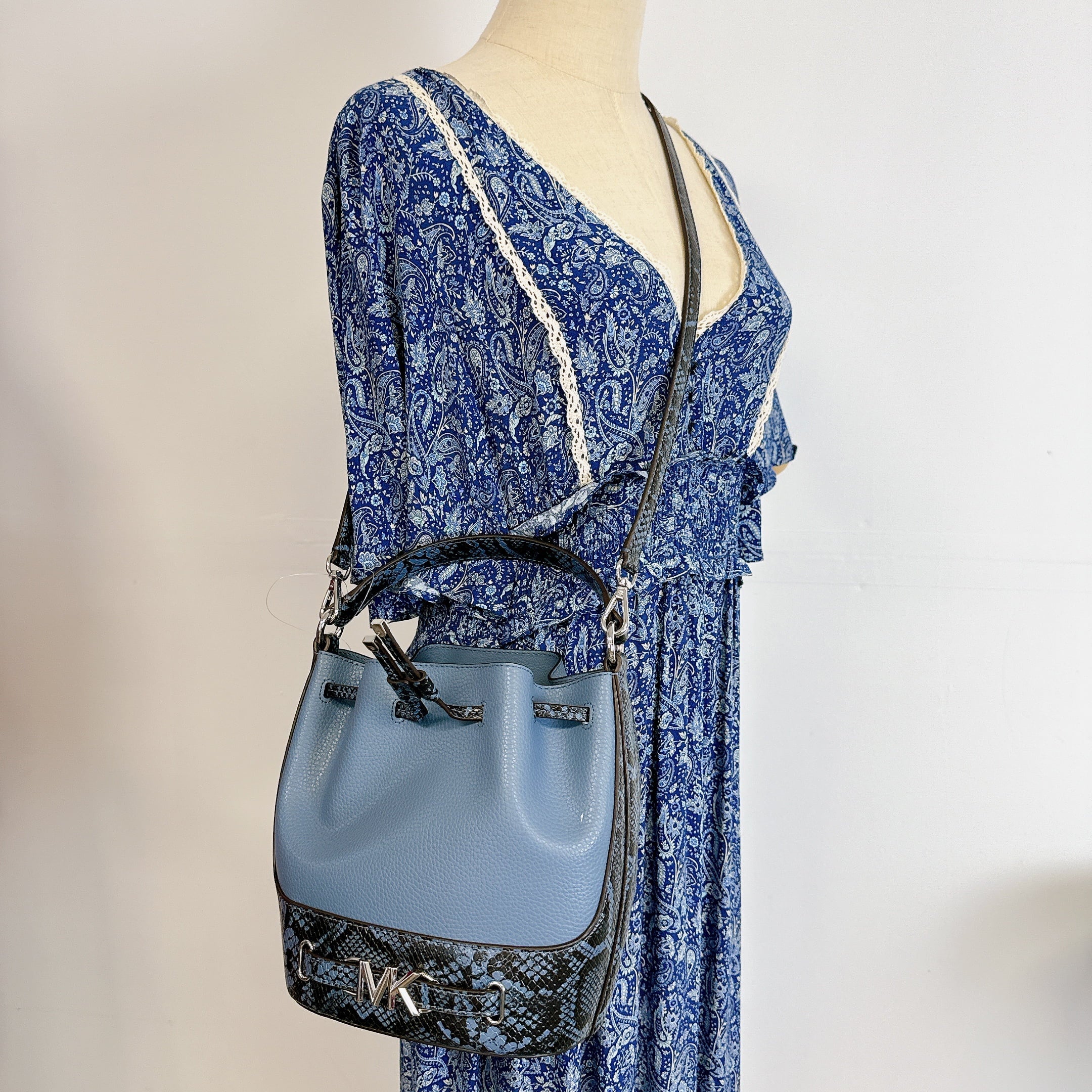 DENIM IN Crossbody Reed Kors Michael Bucket Belted 35S4S6RM6U Messenger Medium Leather