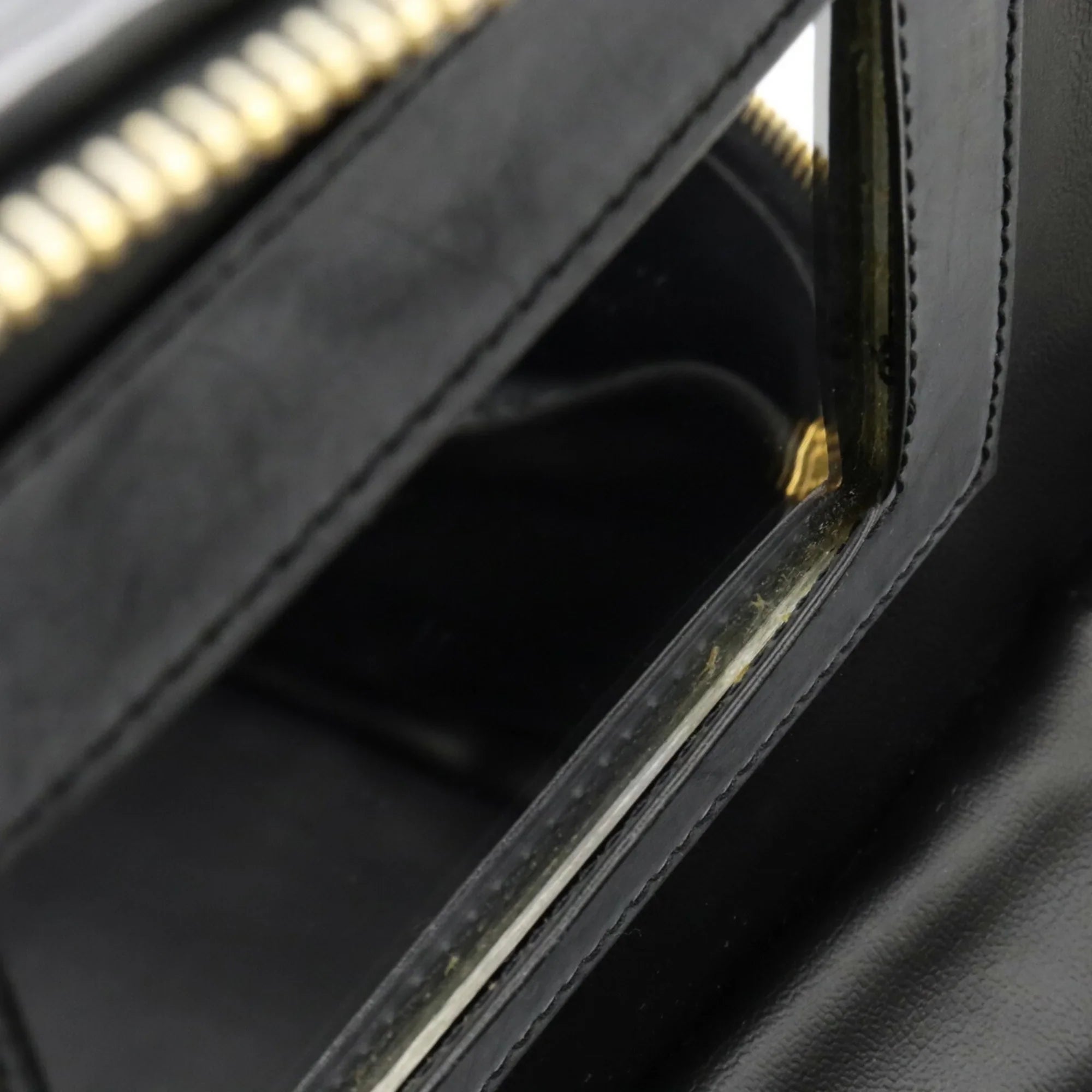 Matelasse Pre-Owned Leather Coco (Fair) Mark Shoulder Black Vanity Handbag Bag