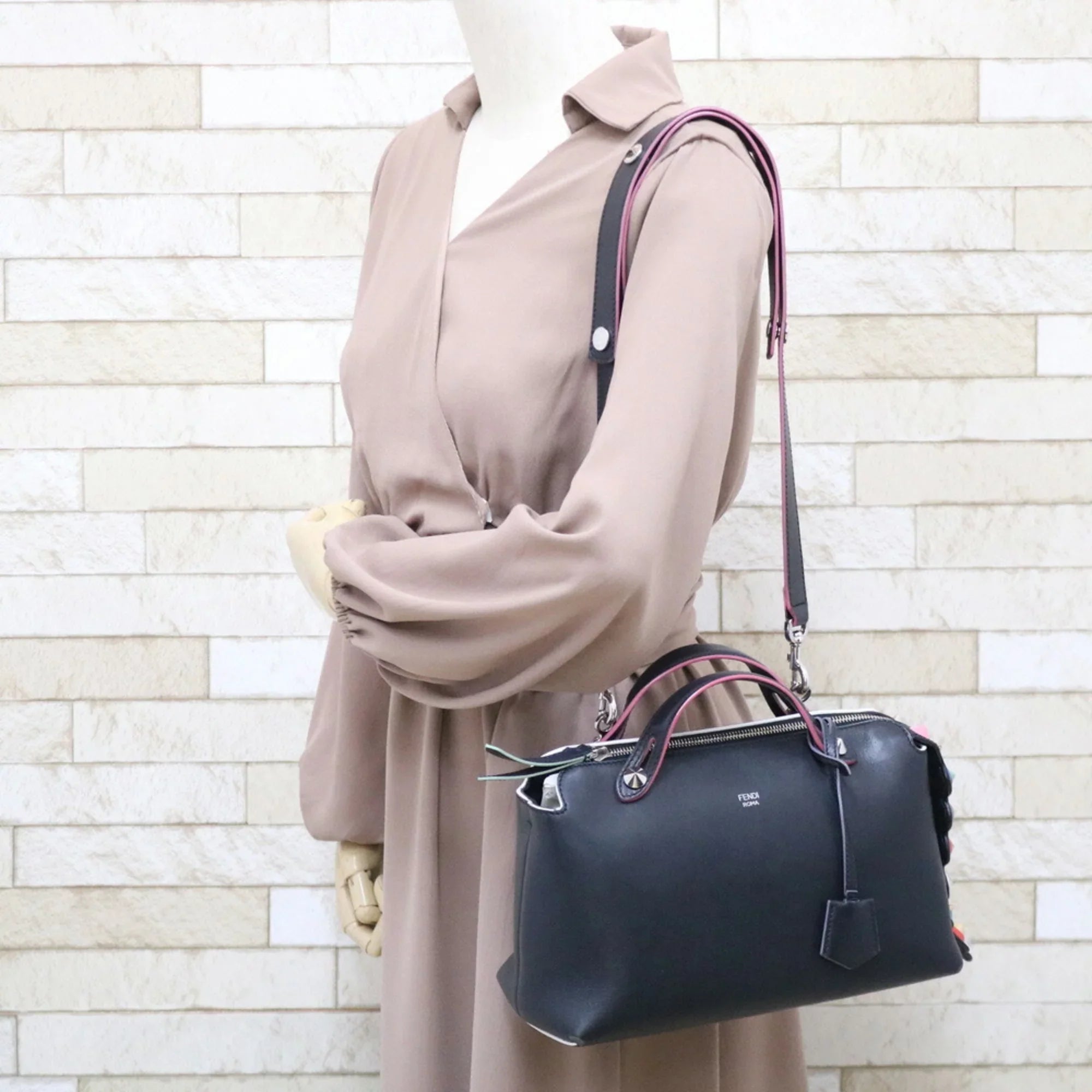 Black (Fair) Leather Bag FENDI Women's Pre-Owned Shoulder By Way The